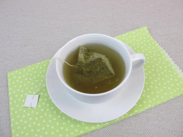 Eine Tasse Kräutertee Mit Matcha Teebeutel — Stockfoto