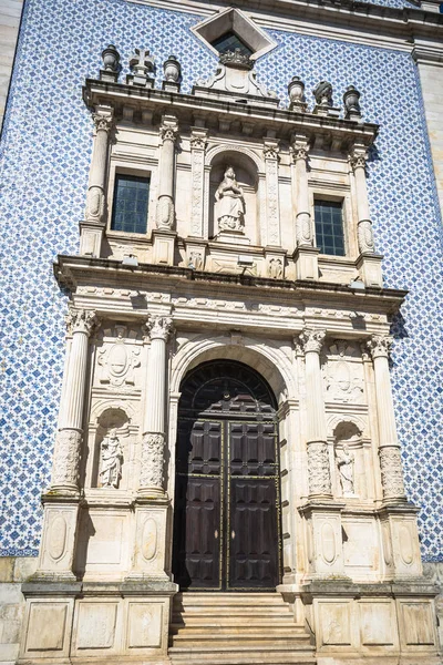 阿维罗 葡萄牙女孩 典型的建筑物景观 — 图库照片