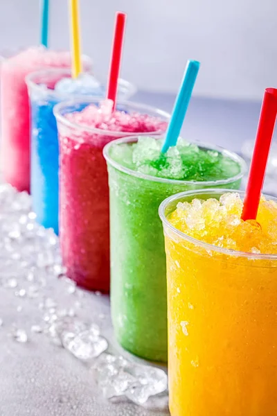 Νεκρή Ζωή Πολύχρωμο Κατεψυγμένα Φρούτα Granita Slush Ποτά Πλαστικά Take — Φωτογραφία Αρχείου