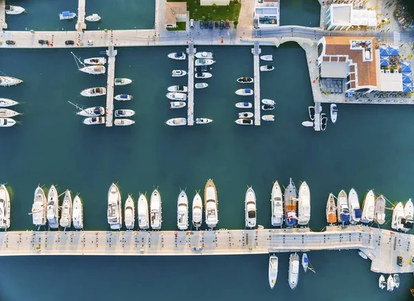Vista Aérea Bela Marina Cidade Limassol Chipre Barcos Alinhados Cais — Fotografia de Stock