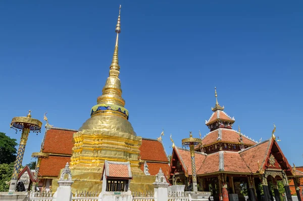 Antiguo Templo Budista Wat Pongsanuk Lampang Tailandia Mezcla Lanna Estilos — Foto de Stock