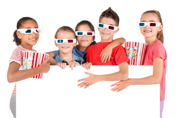 Groupe Enfants Avec Verres Pop Corn Sur Tableau Blanc — Photo