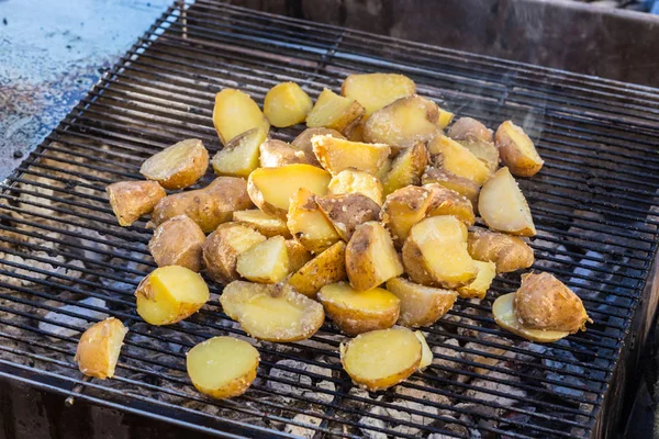 Patatas Asadas Parrilla —  Fotos de Stock