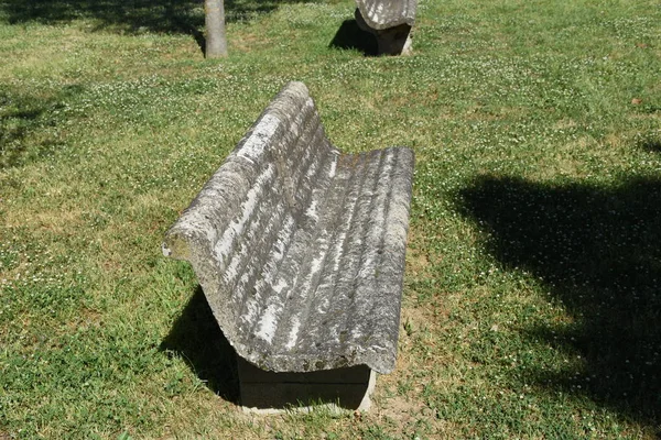 Madonna Della Bozzola Park Park Bench Concrete Concrete Bench Weathered — Stock Photo, Image