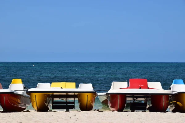 Педальні Човни Пляжі — стокове фото