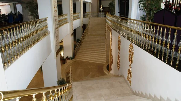 有名なリゾートの高級トルコホテル アンタルヤ — ストック写真