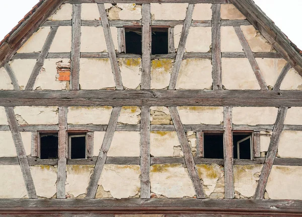 德国南部一座破旧的旧农舍的详细情况 — 图库照片