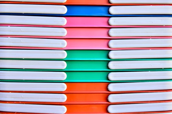 Stos Kolorowych Ołówków Białym Tle — Zdjęcie stockowe