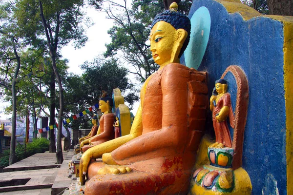 Фігури Біля Підніжжя Swayamb Hunath Stupa Kathmand — стокове фото