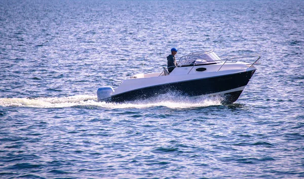 Speed Motorbåt Azurblå Sjö — Stockfoto