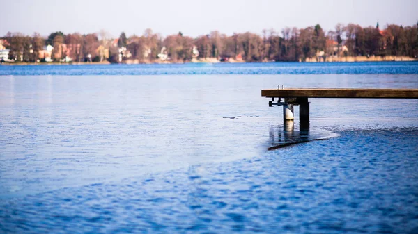 Lago Parcialmente Congelado Dia Frio Primavera — Fotografia de Stock