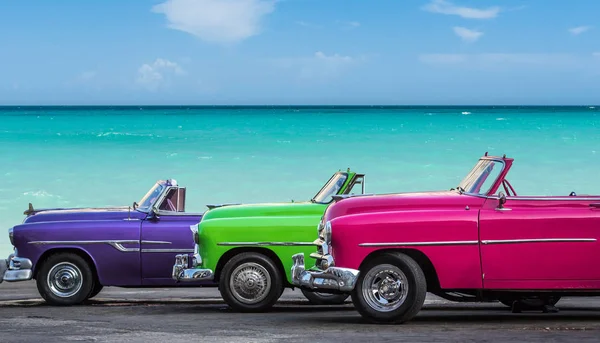 Αμερικανικό Κλασικό Αυτοκίνητο Σταθμευμένο Havana Cuba — Φωτογραφία Αρχείου