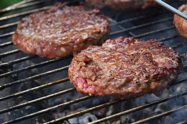 Barbecue Viande Bœuf Porc Hamburgers Moyens Rares Pour Hamburger Préparés — Photo