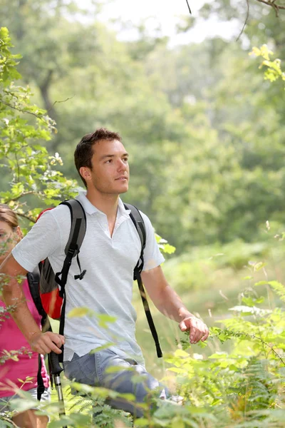 Pareja Día Trekking Bosque —  Fotos de Stock