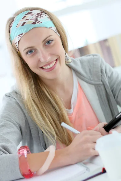 Estudante Menina Estudando Biblioteca Faculdade Com Tablet — Fotografia de Stock