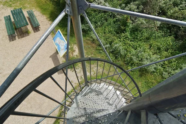 Σπειροειδής Σκάλα Για Παρατηρητήριο Στους Αμμόλοφους Του Ouddorp Goeree Overflakee — Φωτογραφία Αρχείου
