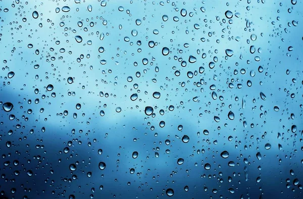 車の窓に雨が降り — ストック写真