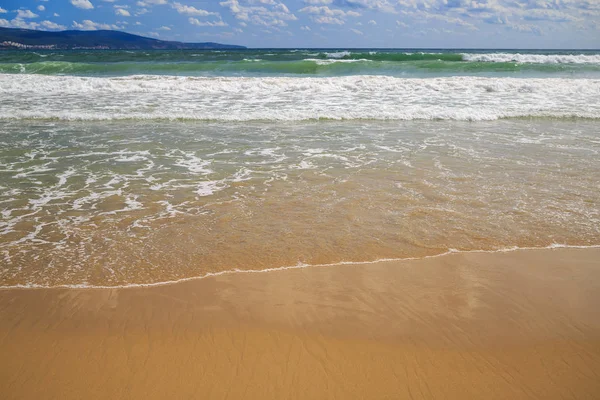 Surf Una Spiaggia Sabbiosa Sabbia Bagnata Concentrarsi Sulle Conoscenze Acquisite — Foto Stock
