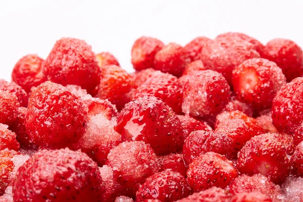 Frische Reife Erdbeeren Mit Zucker Auf Weißem Hintergrund — Stockfoto