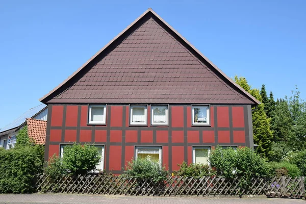 Kleines Landhaus Von Der Straße Aus Fotografiert — Stockfoto