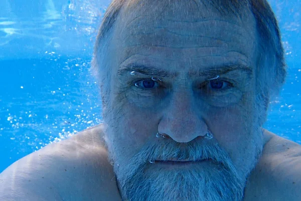 Портрет Пожилого Человека Бассейне — стоковое фото