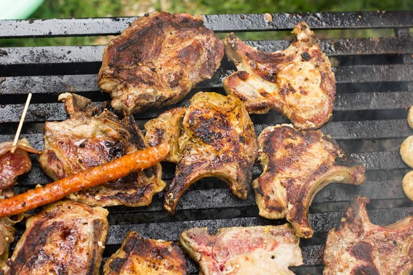 Gegrild Vlees Barbecue Gekookt Buiten — Stockfoto