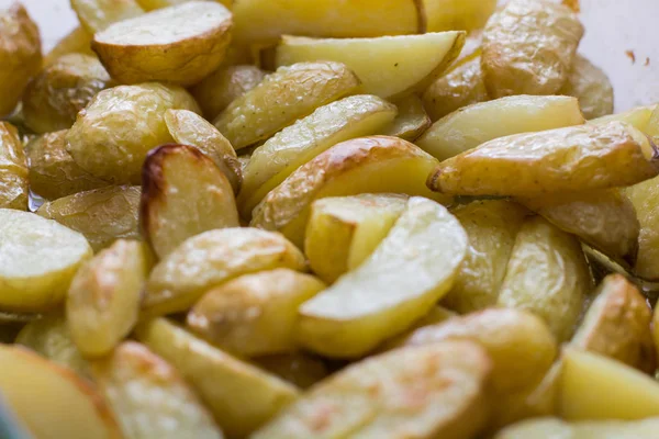Batatas Assadas Saborosas Frescas Vegetais Caseiros Preparando Para Almoço — Fotografia de Stock