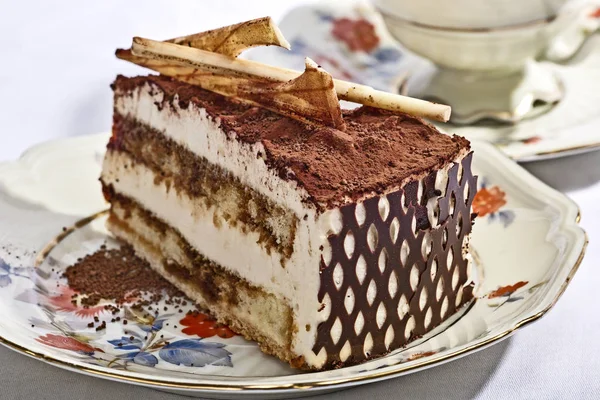 Шоколадный Торт Десертной Тарелке Ним Чашка Кофе — стоковое фото
