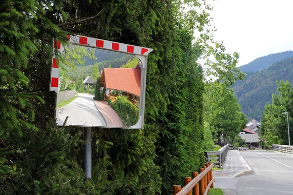 Trafikspegel Vid Dålig Sikt Trafiken — Stockfoto