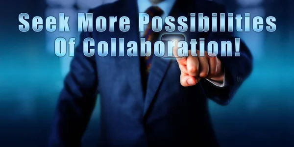 Σύμβουλος Διαχείρισης Πιέζει Επιδιώξτε Περισσότερες Δυνατότητες Συνεργασίας Επιχειρηματική Έννοια Μεταφορά — Φωτογραφία Αρχείου