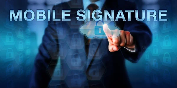 Корпоративний Оператор Натискає Mobile Signature Віртуальному Сенсорному Екрані Метафора Язку — стокове фото