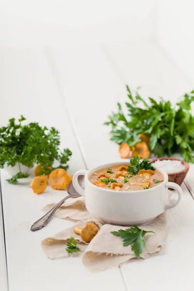 Soup Chanterelles Parsley White Wood — Stock Photo, Image