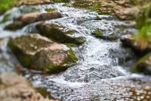 Rapide Sur Des Roches Coulant Dans Cours Eau — Photo