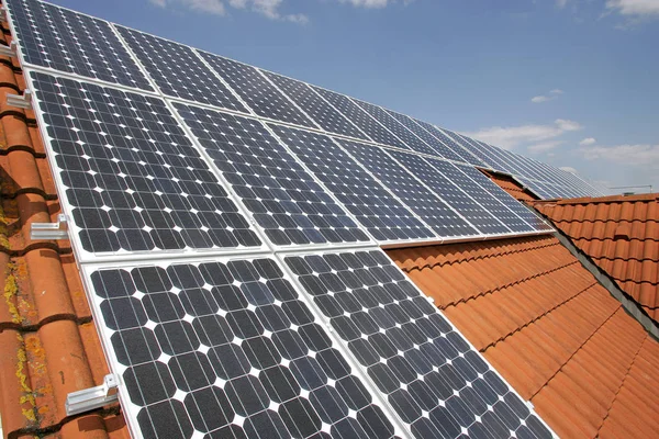 Sistema Energia Solare Produzione Energia Elettrica — Foto Stock