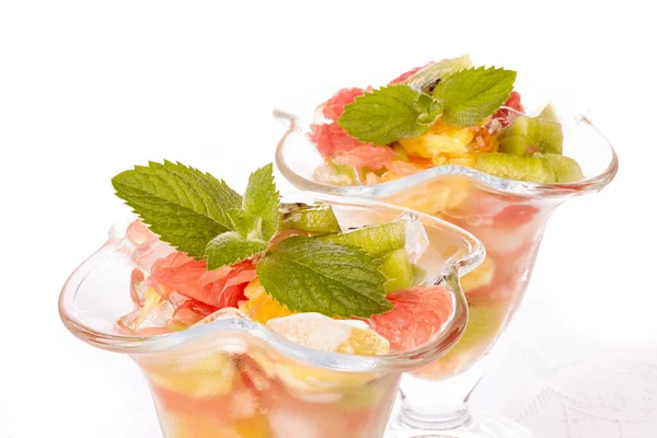 Ensalada Frutas Frescas Fondo Blanco Postre —  Fotos de Stock