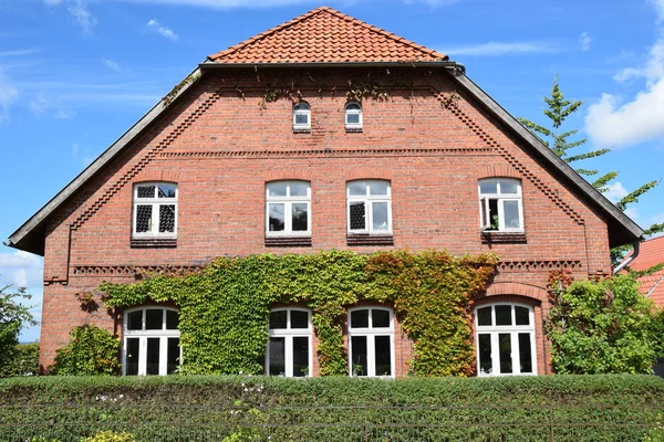 Schaumburg Walmdachhaus — Stockfoto