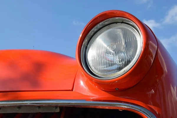 Koplampen Van Een Rode Vintage Auto — Stockfoto