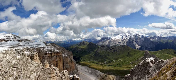 Подорожі Дивовижних Альпах Горах — стокове фото