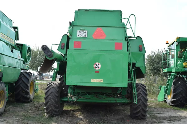 Rusko Vesnice Poltavskaya Září 2015 Kombinace Kombajnů Don Zemědělské Stroje — Stock fotografie