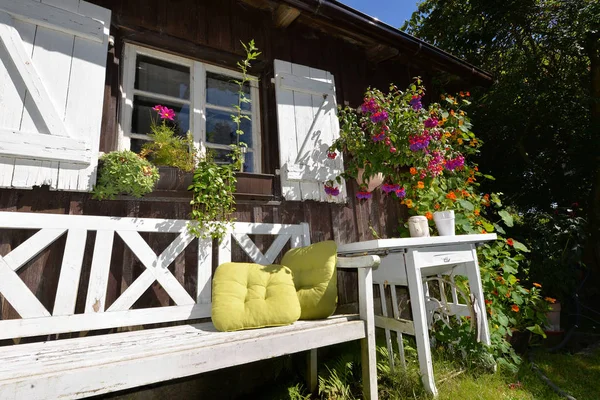 Garden Cottage Verão Com Muitas Flores — Fotografia de Stock