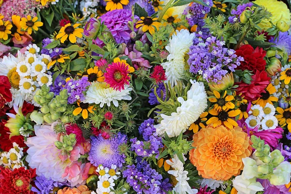Πολύχρωμο Μπουκέτο Καλοκαιρινά Λουλούδια — Φωτογραφία Αρχείου