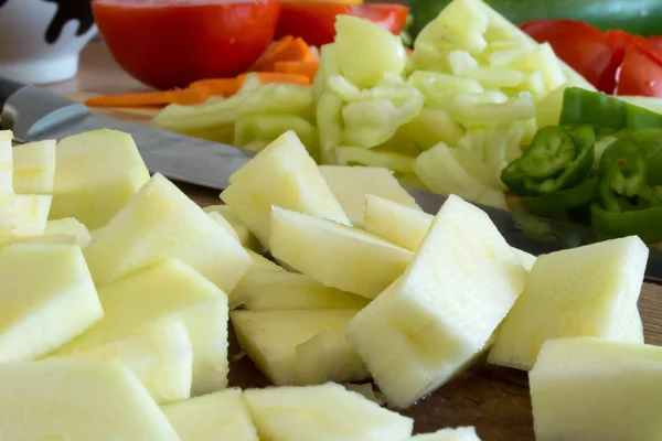 Cocina Llena Varias Verduras Pimienta Tomates Rodajas Listos Para Hervir — Foto de Stock