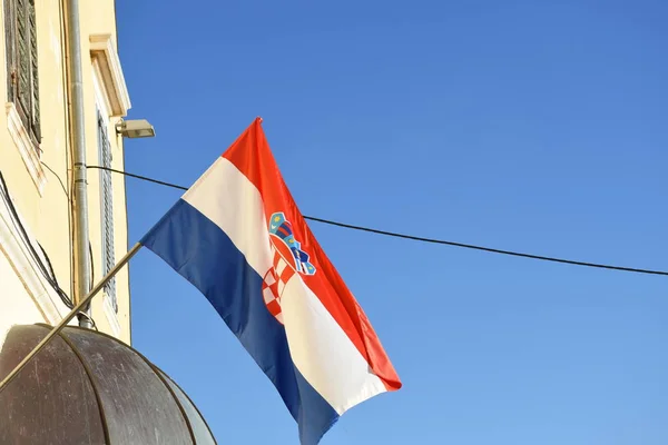 Vlag Vlag Kroatie Nationale Vlag Nationale Vlag Blazen Wind Kantoorgebouw — Stockfoto