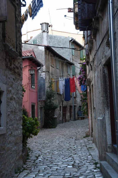 Rovinj Ville Vieille Ville Moyen Âge Maisons Ruelles Escaliers Linge — Photo