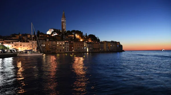 Rovinj Istrien Kroatia Hamn Kväll Skymning Solnedgång Gamla Stan — Stockfoto