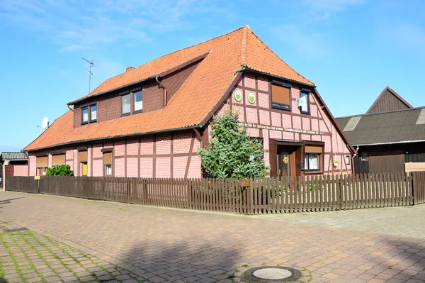 Typowa Północnoniemiecka Architektura Miejscowości Ahlden Der Aller Dolna Saksonia Niemcy — Zdjęcie stockowe