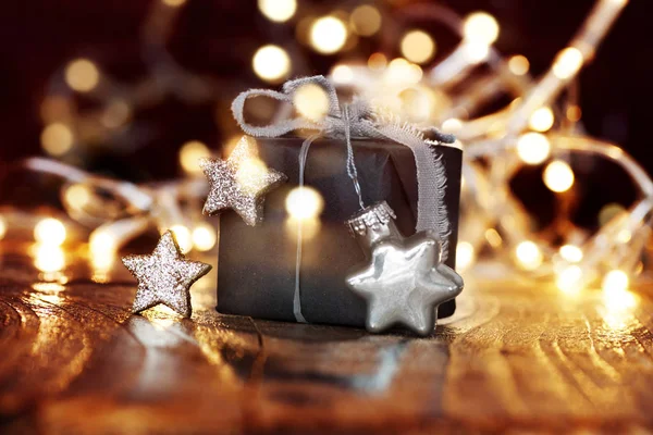 Meraviglioso Natale Presente Con Sfondo Festivo Illuminato — Foto Stock