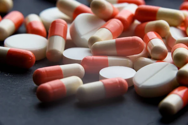 Farmácia Tema Cura Recipiente Para Saúde Pilha Laranja Vermelho Branco — Fotografia de Stock
