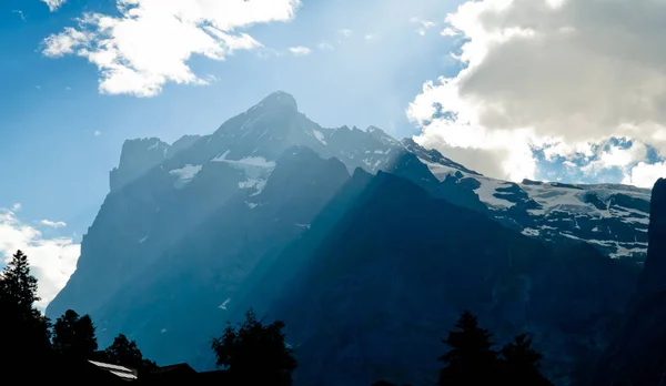 瑞士阿尔卑斯山 雪皑皑高山和深谷 令人惊叹的呼吸带全景视图 — 图库照片