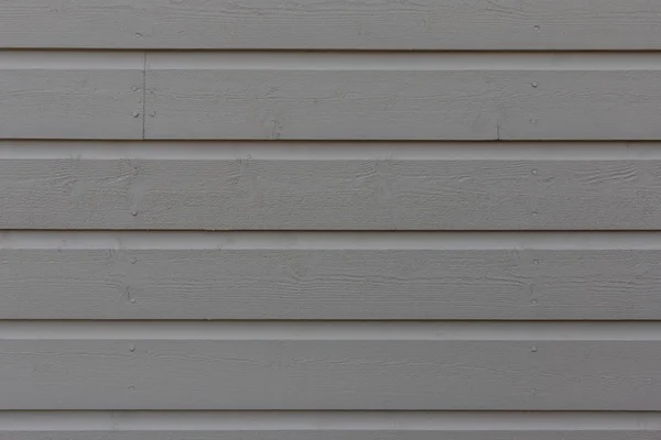 灰色に塗られた元の北欧の木の質感 色は本物であり とにかく変更されていません スカンディナヴィアの実際の家の正面から撮影された画像 — ストック写真